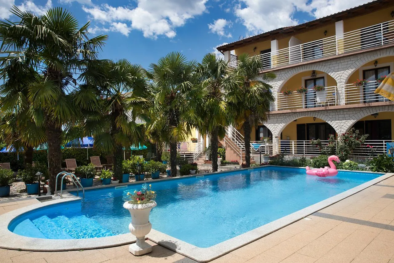Apartments Paradis Rovinj 0*,