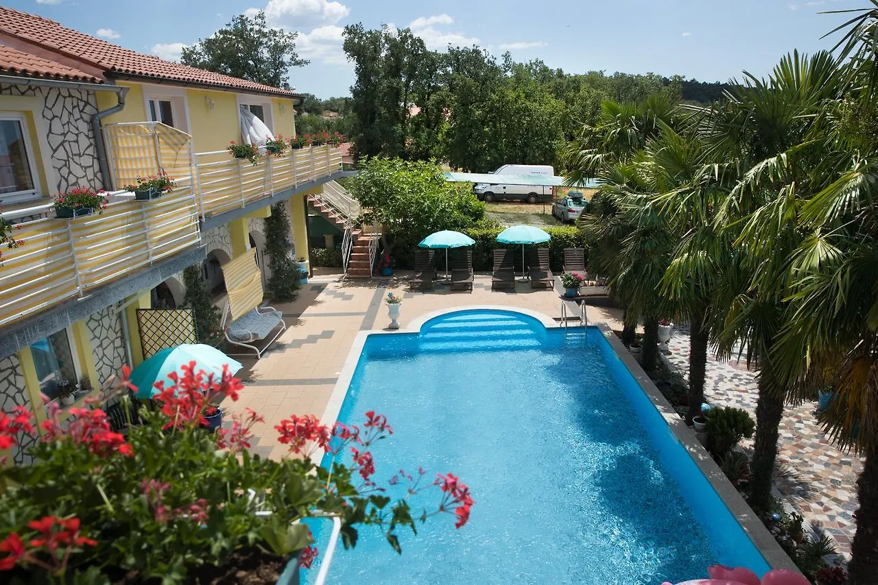 Apartments Paradis Ровинь 0*,
