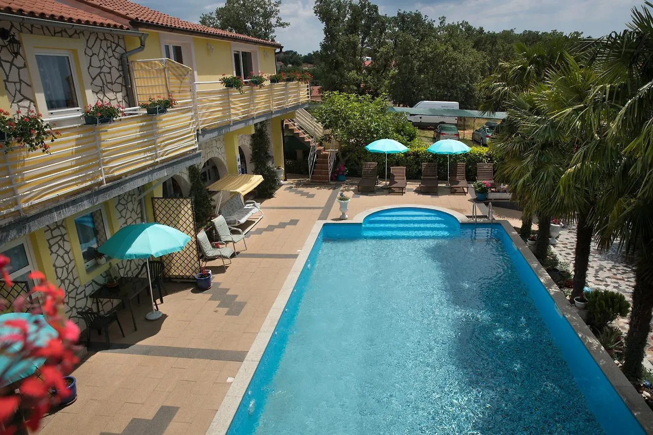 Apartments Paradis Ровинь